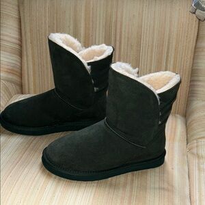 Bearpaw boots